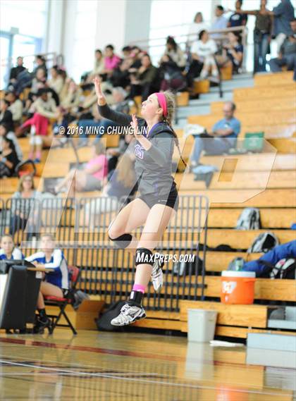 Thumbnail 1 in Carlsbad vs. Village Christian (HUDL SoCal Invite) photogallery.