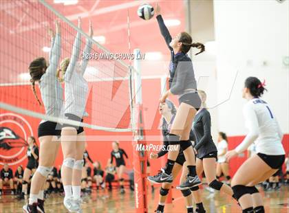Thumbnail 1 in Carlsbad vs. Village Christian (HUDL SoCal Invite) photogallery.