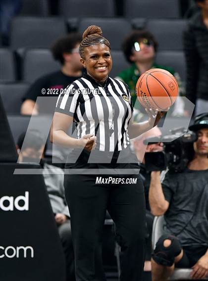 Thumbnail 1 in Windward vs. Salesian College Preparatory (CIF State D1 Final) photogallery.