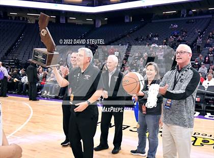 Thumbnail 2 in Windward vs. Salesian College Preparatory (CIF State D1 Final) photogallery.