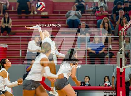 Thumbnail 3 in Reagan @ LEE photogallery.