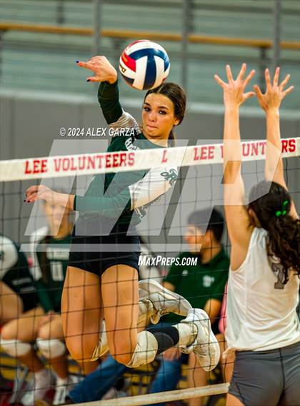 Thumbnail 1 in Reagan @ LEE photogallery.