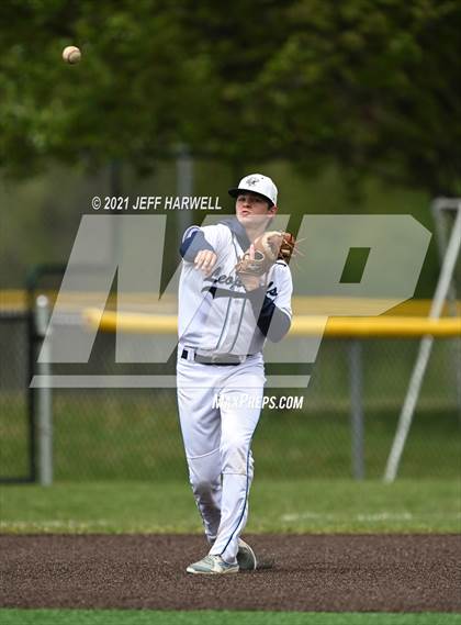 Thumbnail 3 in GlenOak @ Louisville photogallery.