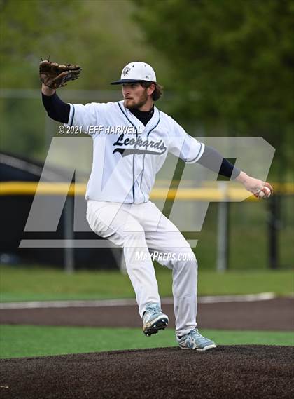 Thumbnail 3 in GlenOak @ Louisville photogallery.