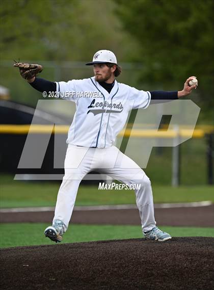 Thumbnail 1 in GlenOak @ Louisville photogallery.