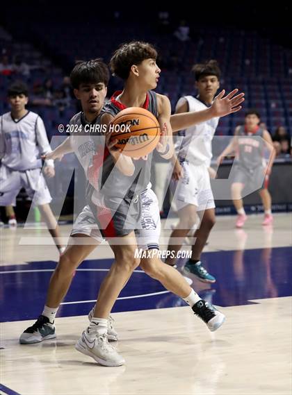 Thumbnail 3 in Sahuaro vs Pueblo (MLK Basketball Classic) photogallery.