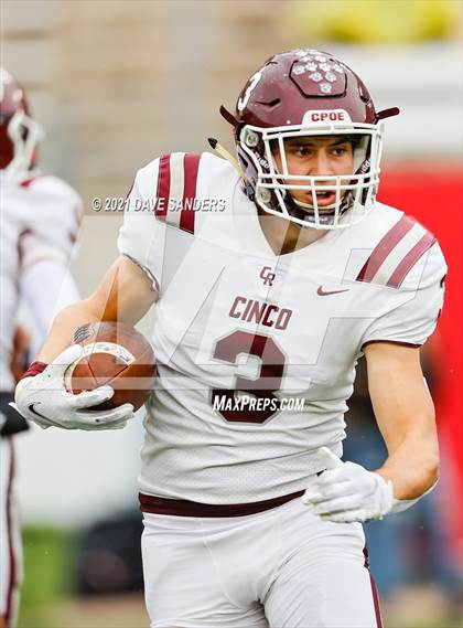 Thumbnail 2 in Summer Creek vs. Cinco Ranch (UIL 6A Regional Playoff) photogallery.