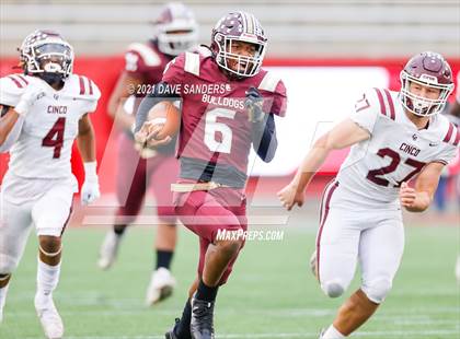 Thumbnail 2 in Summer Creek vs. Cinco Ranch (UIL 6A Regional Playoff) photogallery.