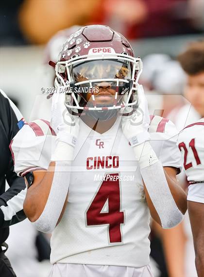 Thumbnail 2 in Summer Creek vs. Cinco Ranch (UIL 6A Regional Playoff) photogallery.