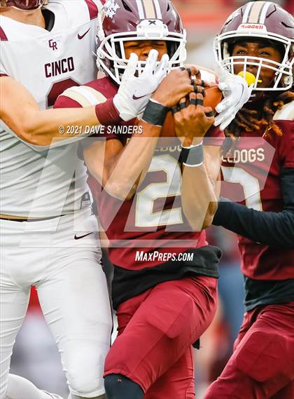 Thumbnail 1 in Summer Creek vs. Cinco Ranch (UIL 6A Regional Playoff) photogallery.