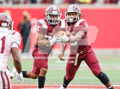 Thumbnail 3 in Summer Creek vs. Cinco Ranch (UIL 6A Regional Playoff) photogallery.