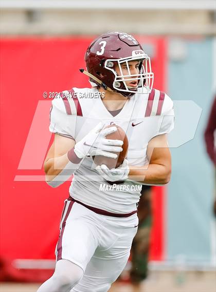 Thumbnail 3 in Summer Creek vs. Cinco Ranch (UIL 6A Regional Playoff) photogallery.
