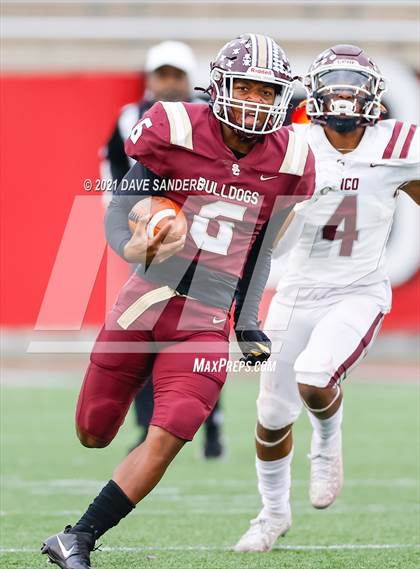 Thumbnail 1 in Summer Creek vs. Cinco Ranch (UIL 6A Regional Playoff) photogallery.
