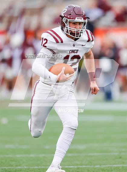 Thumbnail 3 in Summer Creek vs. Cinco Ranch (UIL 6A Regional Playoff) photogallery.