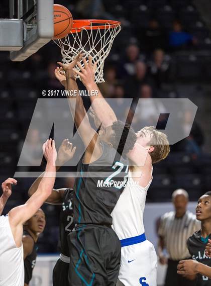 Thumbnail 3 in Seattle Prep vs. Spanaway Lake photogallery.