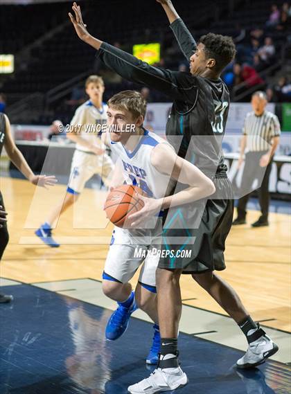 Thumbnail 2 in Seattle Prep vs. Spanaway Lake photogallery.