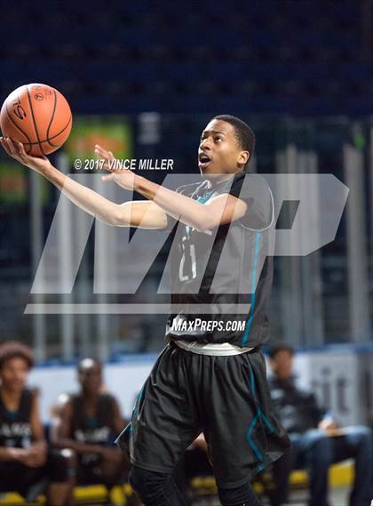 Thumbnail 2 in Seattle Prep vs. Spanaway Lake photogallery.