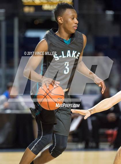 Thumbnail 3 in Seattle Prep vs. Spanaway Lake photogallery.