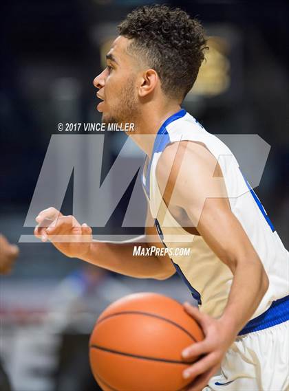 Thumbnail 2 in Seattle Prep vs. Spanaway Lake photogallery.