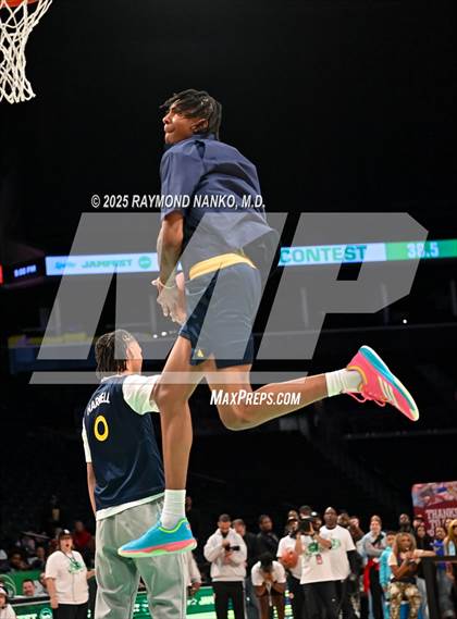 Thumbnail 2 in McDonald's All American Games (Slam Dunk) photogallery.