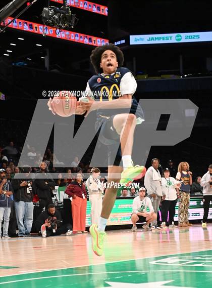 Thumbnail 1 in McDonald's All American Games (Slam Dunk) photogallery.