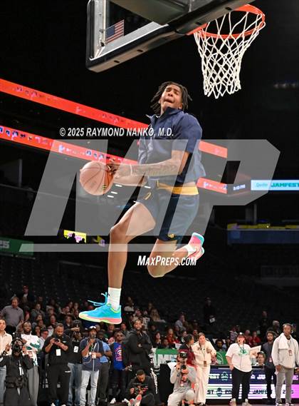 Thumbnail 2 in McDonald's All American Games (Slam Dunk) photogallery.