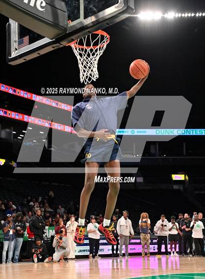 Thumbnail 2 in McDonald's All American Games (Slam Dunk) photogallery.