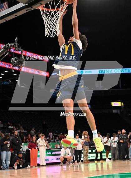 Thumbnail 2 in McDonald's All American Games (Slam Dunk) photogallery.