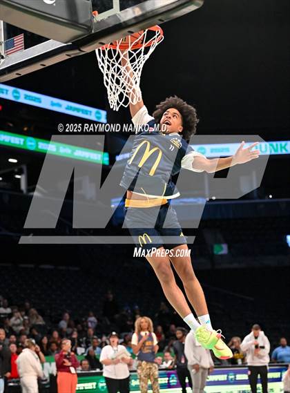 Thumbnail 3 in McDonald's All American Games (Slam Dunk) photogallery.