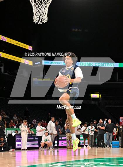 Thumbnail 2 in McDonald's All American Games (Slam Dunk) photogallery.