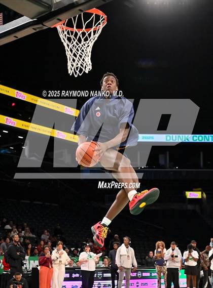 Thumbnail 2 in McDonald's All American Games (Slam Dunk) photogallery.