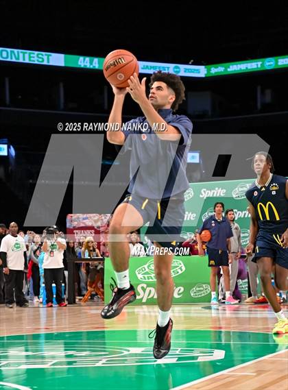 Thumbnail 3 in McDonald's All American Games (Slam Dunk) photogallery.