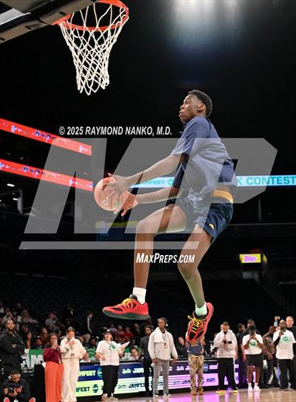 Thumbnail 3 in McDonald's All American Games (Slam Dunk) photogallery.