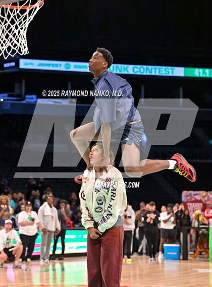 Thumbnail 1 in McDonald's All American Games (Slam Dunk) photogallery.