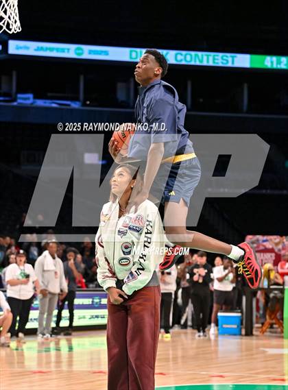 Thumbnail 2 in McDonald's All American Games (Slam Dunk) photogallery.