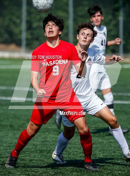 Thumbnail 1 in Pasadena vs. Troy photogallery.