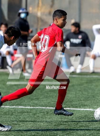 Thumbnail 3 in Pasadena vs. Troy photogallery.