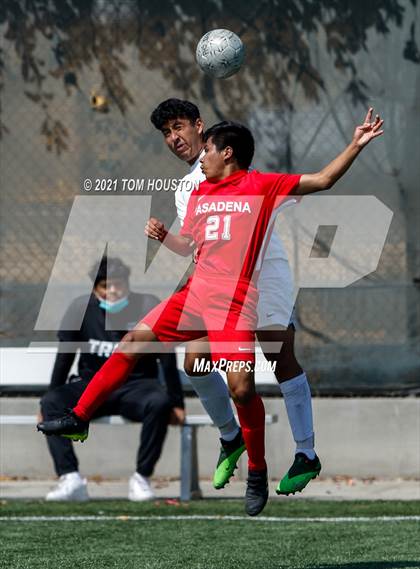 Thumbnail 3 in Pasadena vs. Troy photogallery.