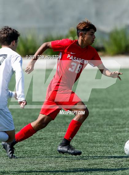 Thumbnail 1 in Pasadena vs. Troy photogallery.
