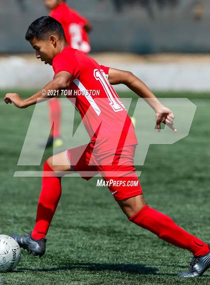 Thumbnail 1 in Pasadena vs. Troy photogallery.