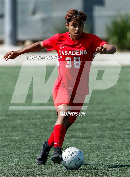 Thumbnail 1 in Pasadena vs. Troy photogallery.