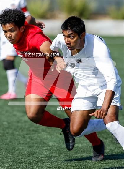 Thumbnail 2 in Pasadena vs. Troy photogallery.