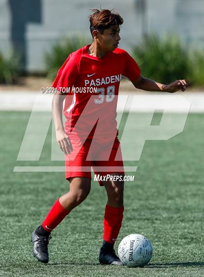Thumbnail 2 in Pasadena vs. Troy photogallery.