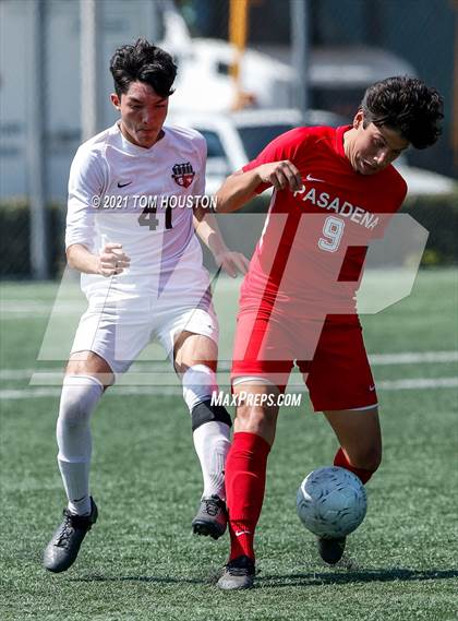 Thumbnail 1 in Pasadena vs. Troy photogallery.
