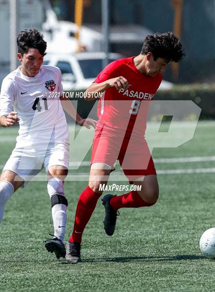 Thumbnail 2 in Pasadena vs. Troy photogallery.