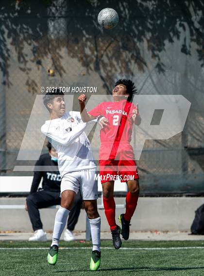 Thumbnail 1 in Pasadena vs. Troy photogallery.