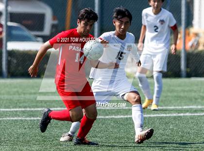 Thumbnail 1 in Pasadena vs. Troy photogallery.
