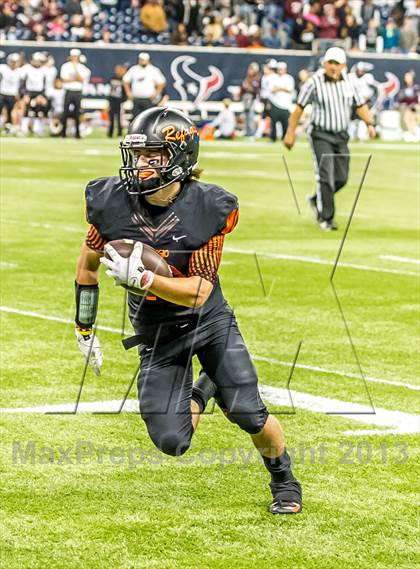 Thumbnail 2 in Waskom vs. Refugio (UIL 2A D2 Semifinal) photogallery.
