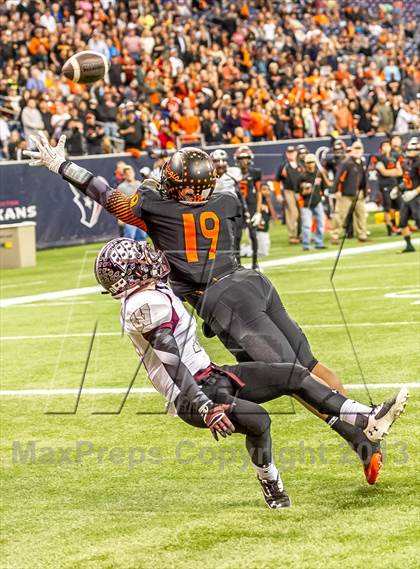 Thumbnail 2 in Waskom vs. Refugio (UIL 2A D2 Semifinal) photogallery.
