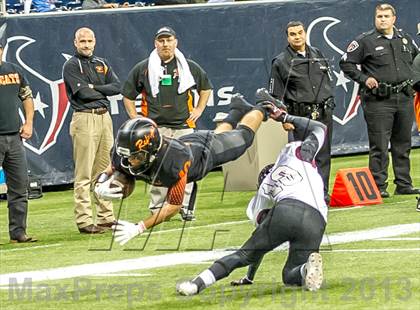 Thumbnail 2 in Waskom vs. Refugio (UIL 2A D2 Semifinal) photogallery.